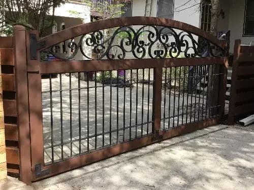 Smooth Entrances: The Ultimate Driveway Gate Repair Guide