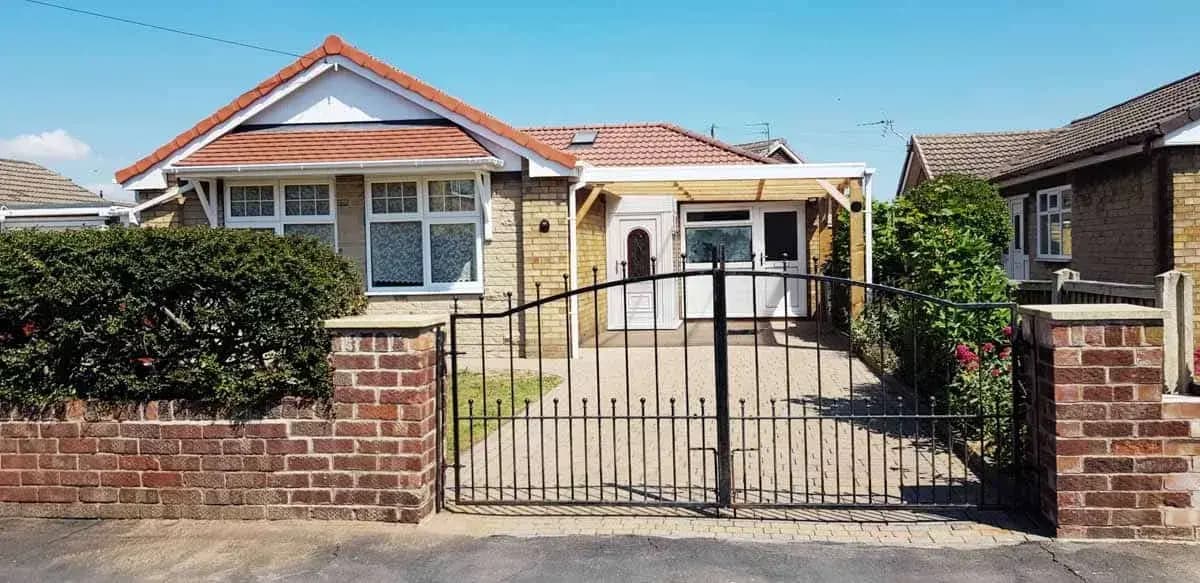 Fence Installation Made Easy: How to Choose and Work with the Best Contractor