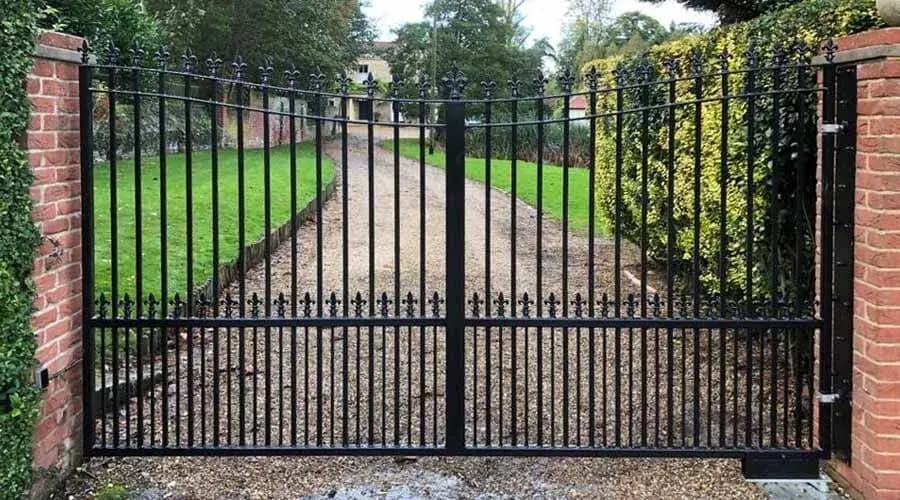 The Ultimate Driveway Gate Showdown: Which Style Suits Your Home Best?