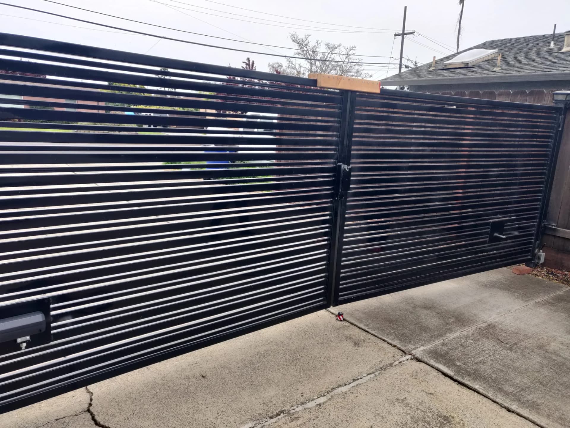 Modern Horizontal Slat Gate in Cupertino, CA