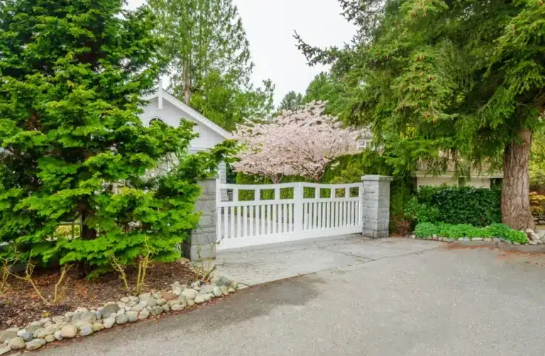 Driveway gates